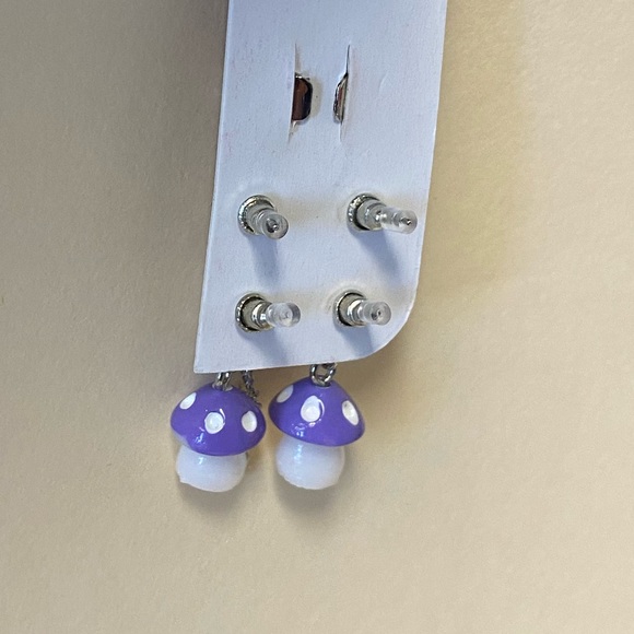 🆕 🍄Pastel Mushroom Cuff Earring Set🍄 - Picture 9 of 10